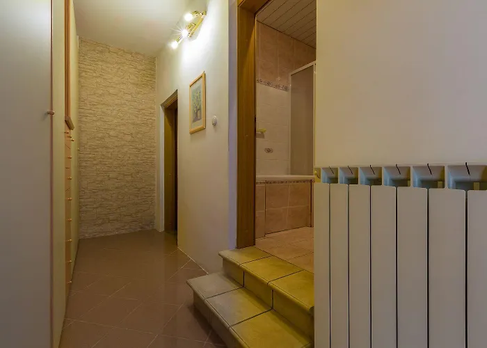 Apartament Mediterranes Nur 500 Meter Zum Mit Blick Auf Den Fluss Dubracina