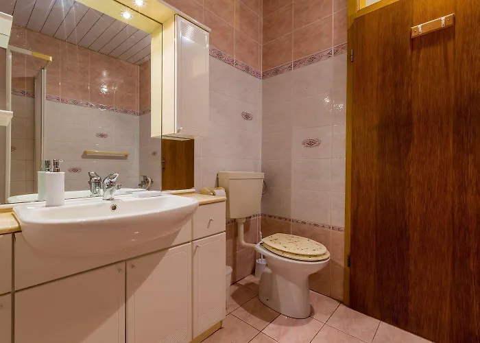 Apartament Mediterranes Nur 500 Meter Zum Mit Blick Auf Den Fluss Dubracina Crikvenica