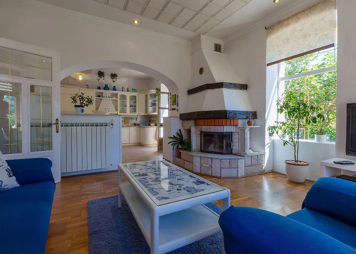 Apartament Mediterranes Nur 500 Meter Zum Mit Blick Auf Den Fluss Dubracina *