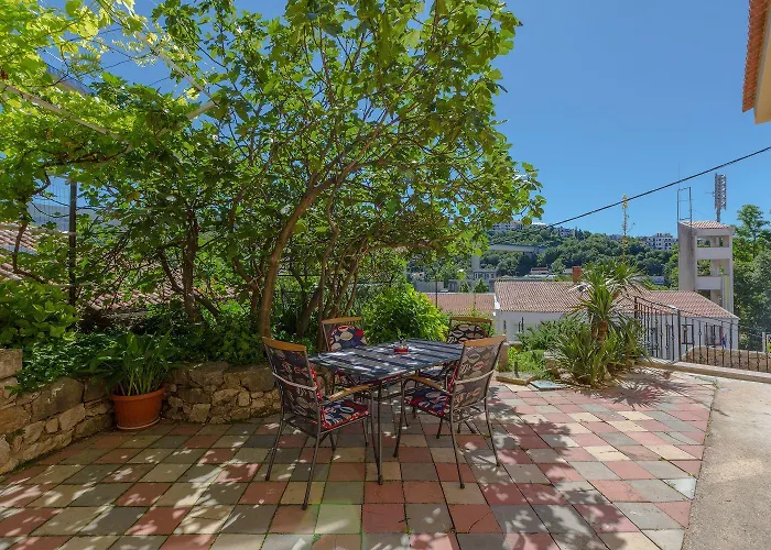 Apartament Mediterranes Nur 500 Meter Zum Mit Blick Auf Den Fluss Dubracina *