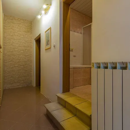 アパート Mediterranes Nur 500 Meter Zum Mit Blick Auf Den Fluss Dubracina