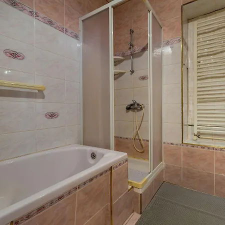 アパート Mediterranes Nur 500 Meter Zum Mit Blick Auf Den Fluss Dubracina *