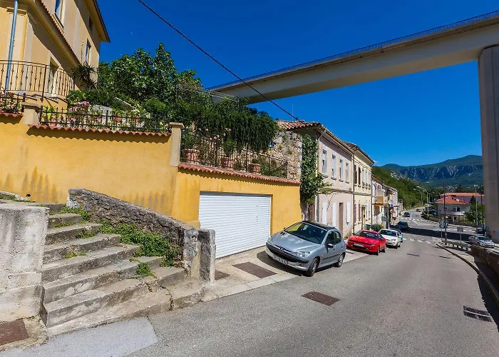 아파트 Mediterranes Nur 500 Meter Zum Mit Blick Auf Den Fluss Dubracina 크리크베니카